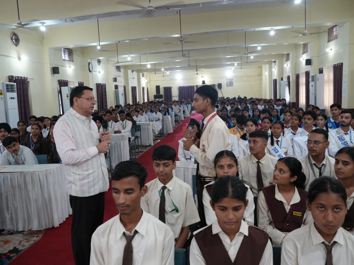 युवाओं ने किया मुख्यमंत्री के साथ किया समकालीन विषयों पर प्रत्यक्ष एवं निर्भीक संवाद 2