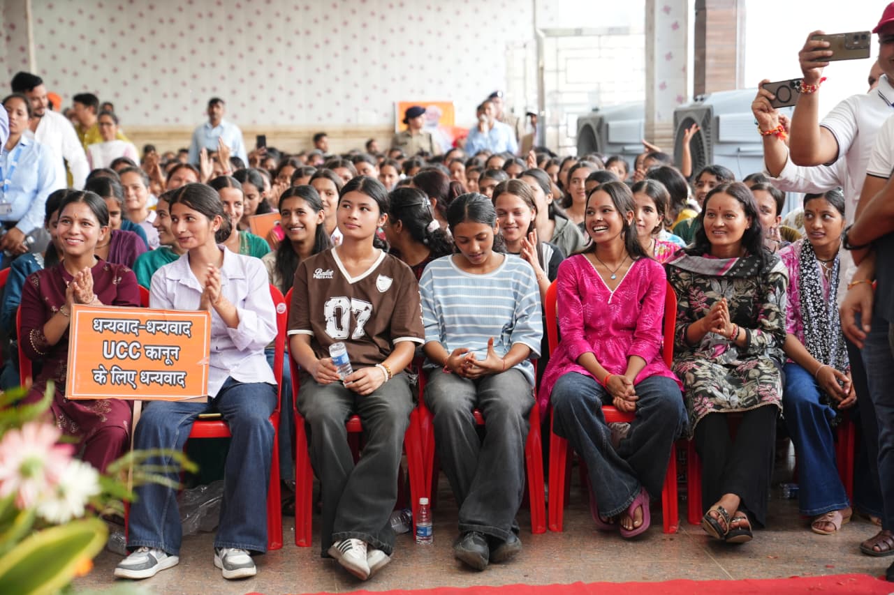 ड्रग फ्री उत्तराखंड’ से ‘विकसित भारत 2047’ तक के विषय पर बनबसा में मुख्यमंत्री का युवाओं से संवाद 7