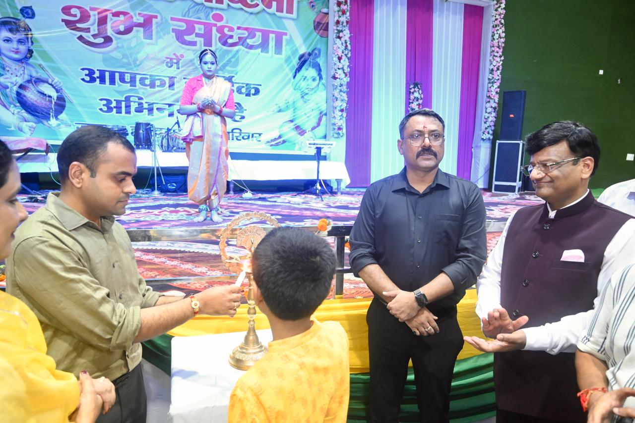 पुलिस लाइन रोशनाबाद में हर्षोल्लास के साथ मनाया गया श्रीकृष्ण जन्मोत्सव 4