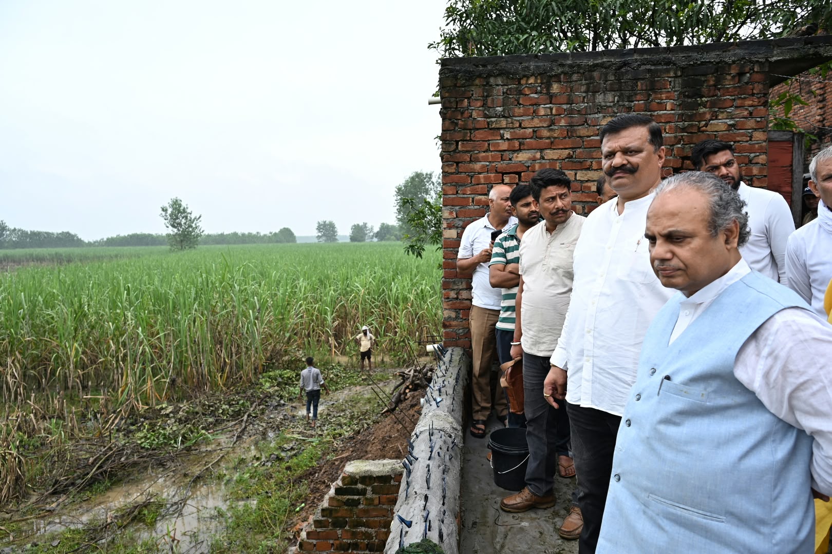 लक्सर में आपदा प्रबंधन समीक्षा बैठक सम्पन्न, उपाध्यक्ष विनय रुहेला ने राहत एवं पुनर्वास कार्यों में तेजी लाने के दिए निर्देश 9