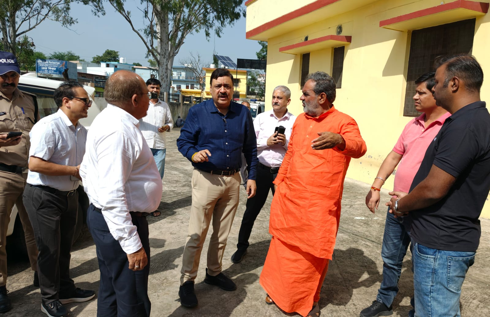 श्यामपुर प्राथमिक स्वास्थ्य केंद्र में शनिवार से ओपीडी सेवा शुरू, स्वास्थ्य सचिव विनय शंकर पांडे एवं स्वामी यतीश्वरानंद ने किया शुभारंभ 2