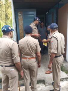 आपराधिक तत्वों के पेंच कसने के लिए एसएसपी नवनीत सिंह के निर्देश पर सड़कों/ गलियों में पहुंची पुलिस