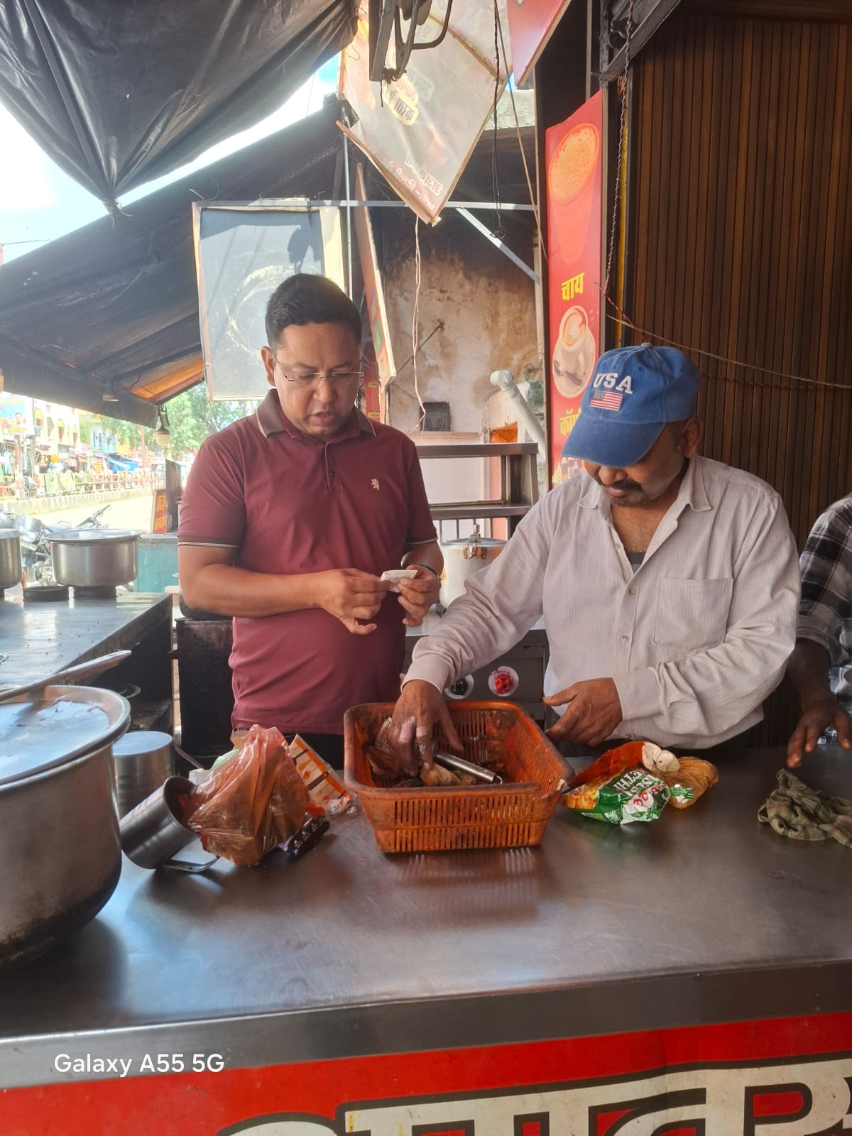 खाद्य संरक्षा एवं औषधि प्रशासन विभाग की टीम ने हरिद्वार नगर निगम क्षेत्र में औद्योगिक इकाइयों, ढाबों, रेस्टोरेंट और डेयरियों का किया सघन निरीक्षण 2