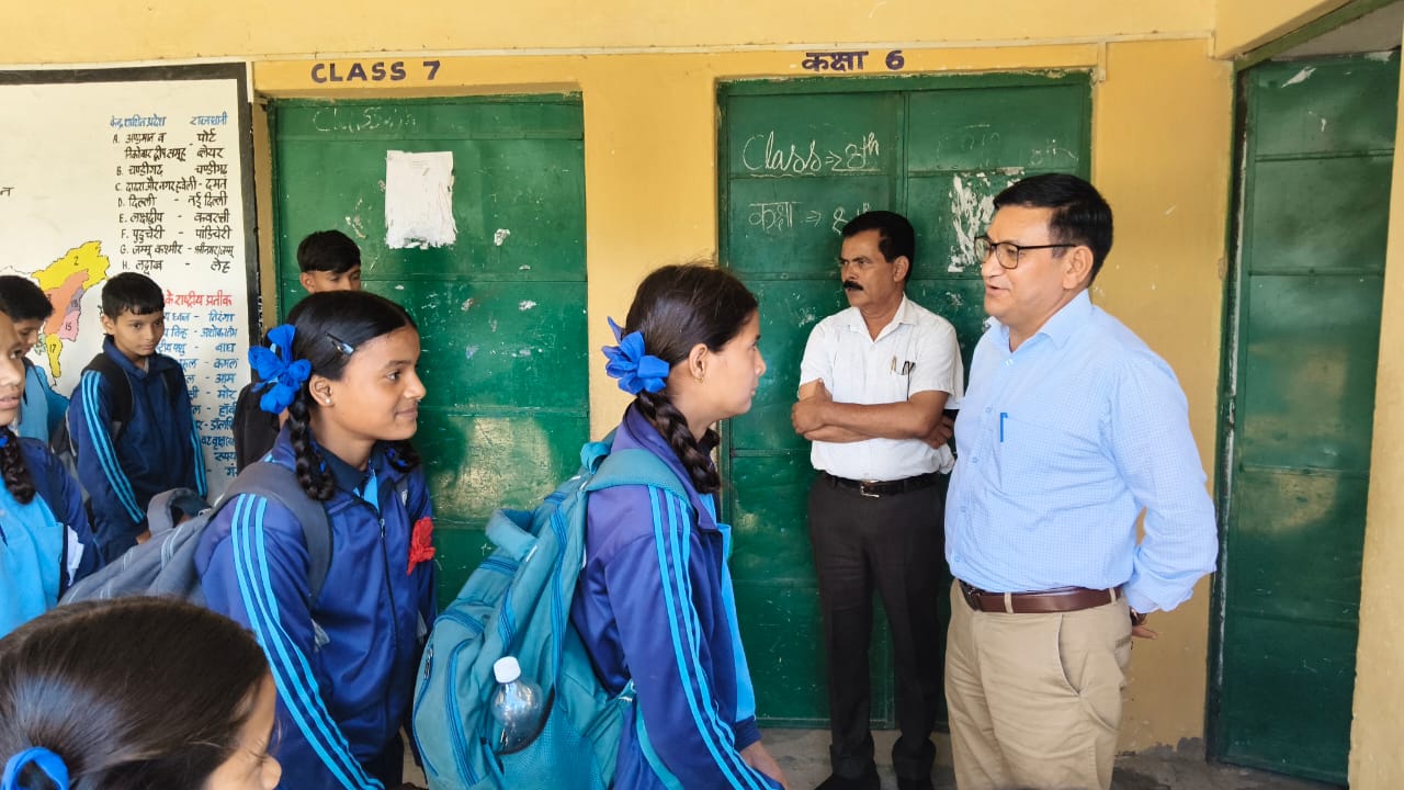 अपर जिलाधिकारी ने खरसाड़ा के विद्यालयों का किया भौतिक निरीक्षण 3