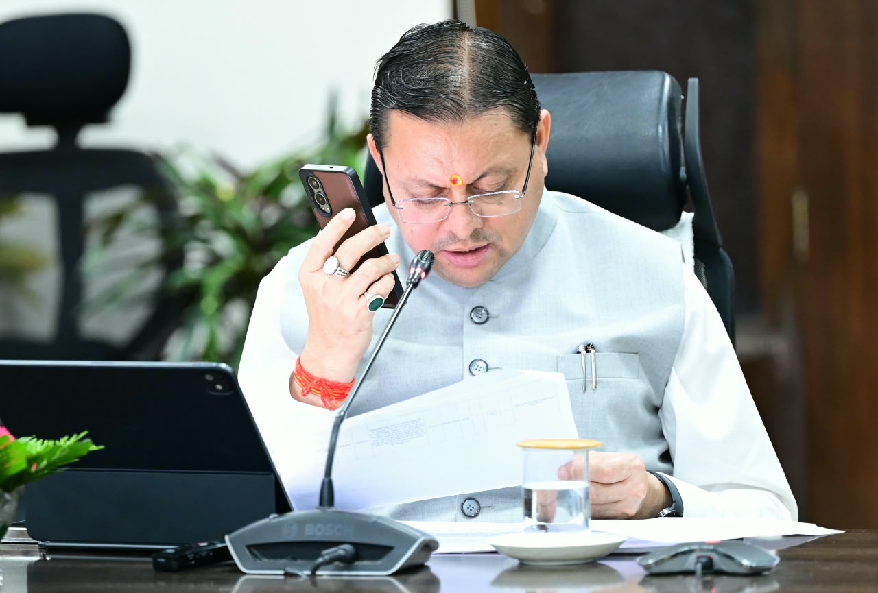 सीएम हेल्पलाइन पर प्राप्त जन शिकायतों का समयबद्ध एवं संतोषजनक निस्तारण सुनिश्चित किया जाए : मुख्यमंत्री 3