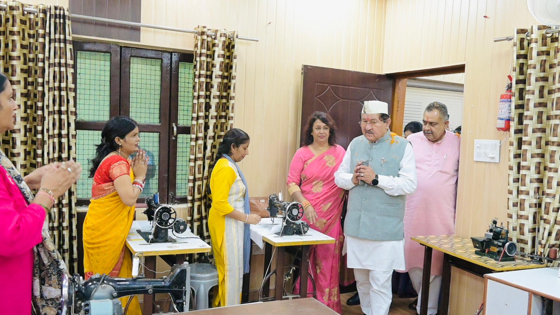 मुख्यमंत्री के ‘लखपति दीदी’ संकल्प को नई गति: सहसपुर में 2,500 महिलाओं के लिए सामान्य सुविधा केंद्र का शुभारंभ 2