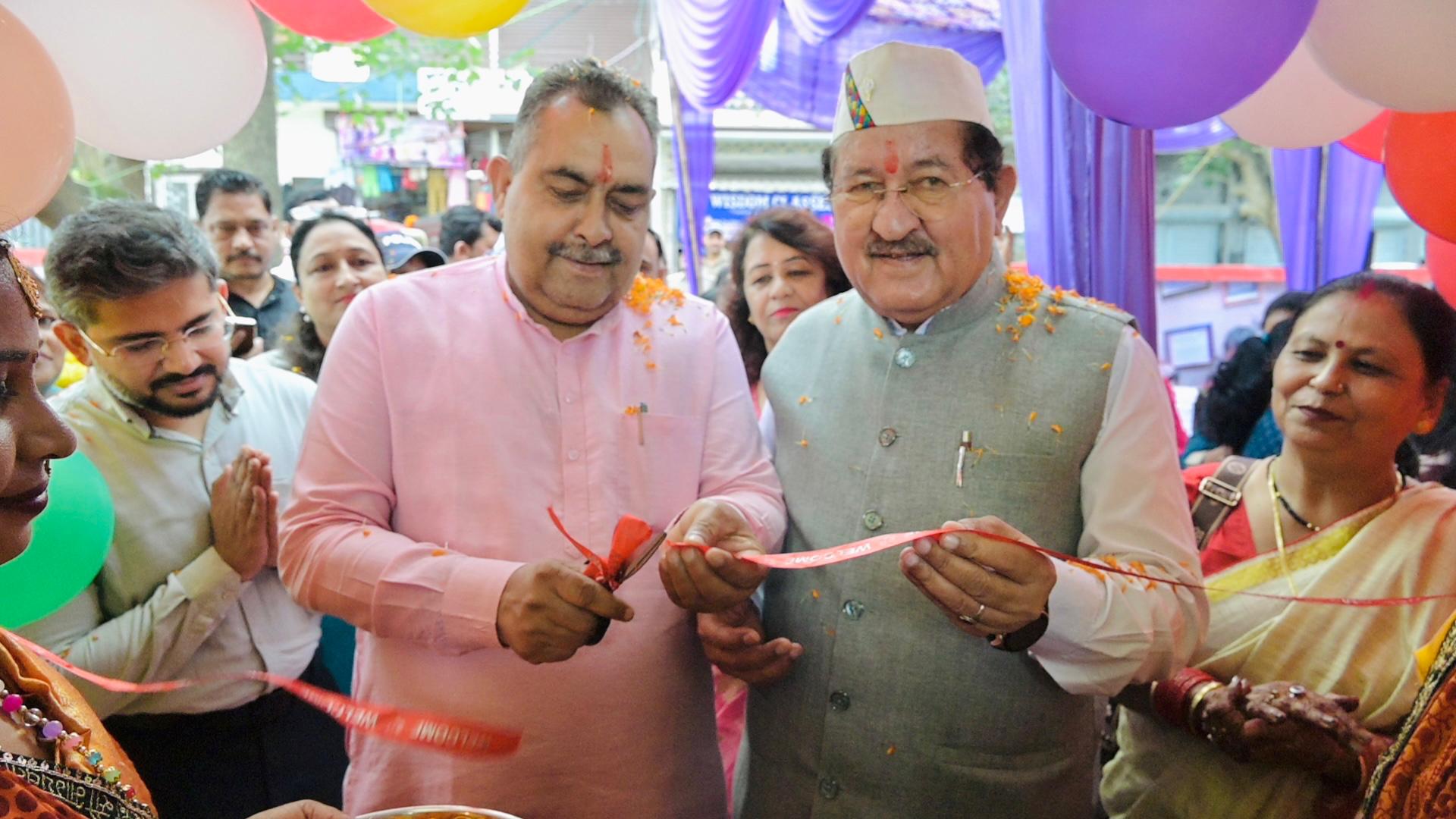 मुख्यमंत्री के ‘लखपति दीदी’ संकल्प को नई गति: सहसपुर में 2,500 महिलाओं के लिए सामान्य सुविधा केंद्र का शुभारंभ 3