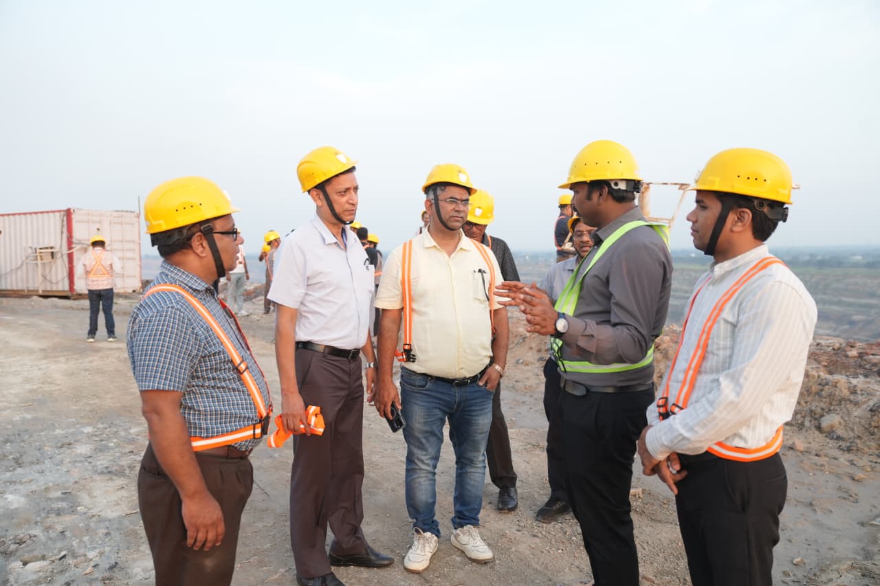 कोयला खदानों को देख विकास की एक और तस्वीर से रूबरू हुआ उत्तराखंड का मीडिया दल 2
