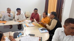 शिकायती प्रकरणों पर आयोग अध्यक्ष संजय नेगी ने की सुनवाई