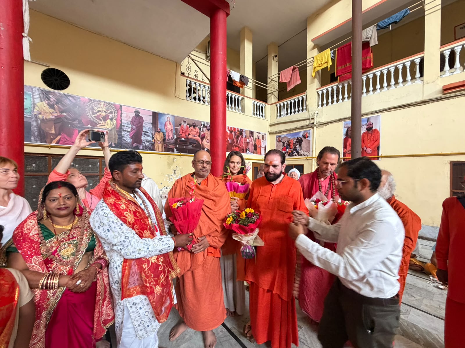 संत सेवा सनातन परंपरा का महत्वपूर्ण अंग : स्वामी संतोषानंद देव 2