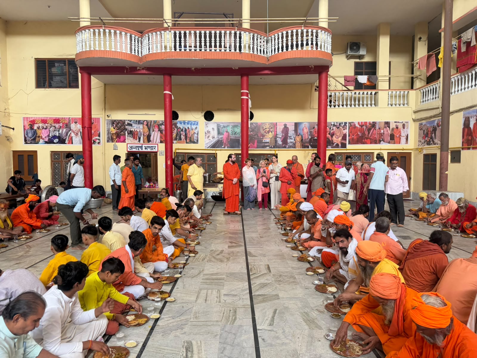 संत सेवा सनातन परंपरा का महत्वपूर्ण अंग : स्वामी संतोषानंद देव 4