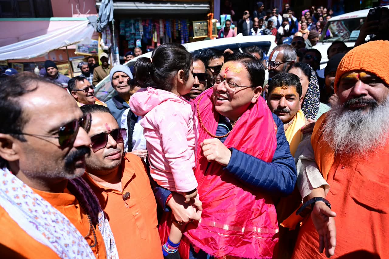 श्री बदरीनाथ धाम में मुख्यमंत्री ने की पूजा-अर्चना, मास्टर प्लान के कार्यों का लिया जायजा 8