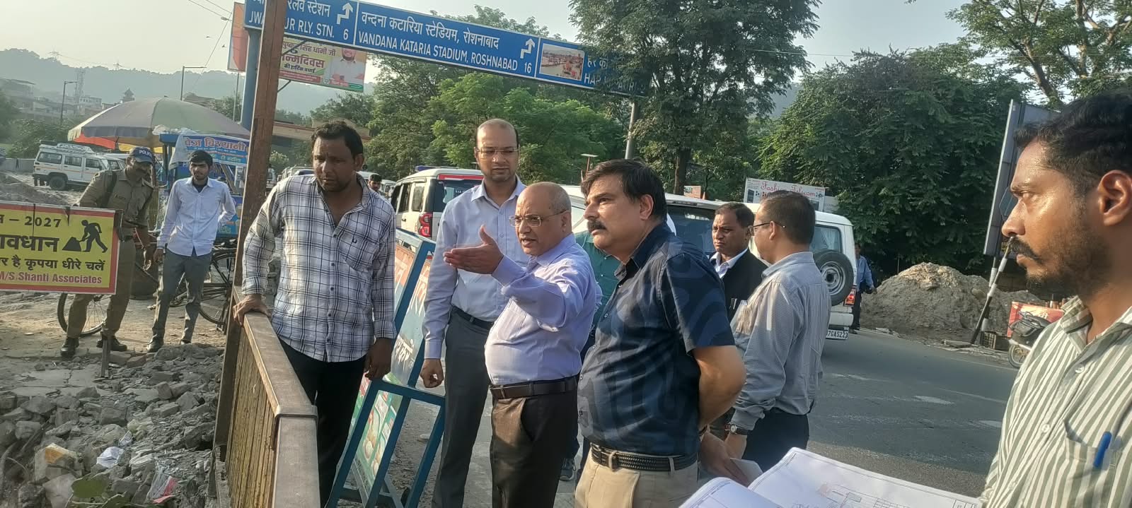 कुंभ से जुड़े निर्माण कार्यों का मंडलायुक्त ने किया स्थलीय निरीक्षण 8