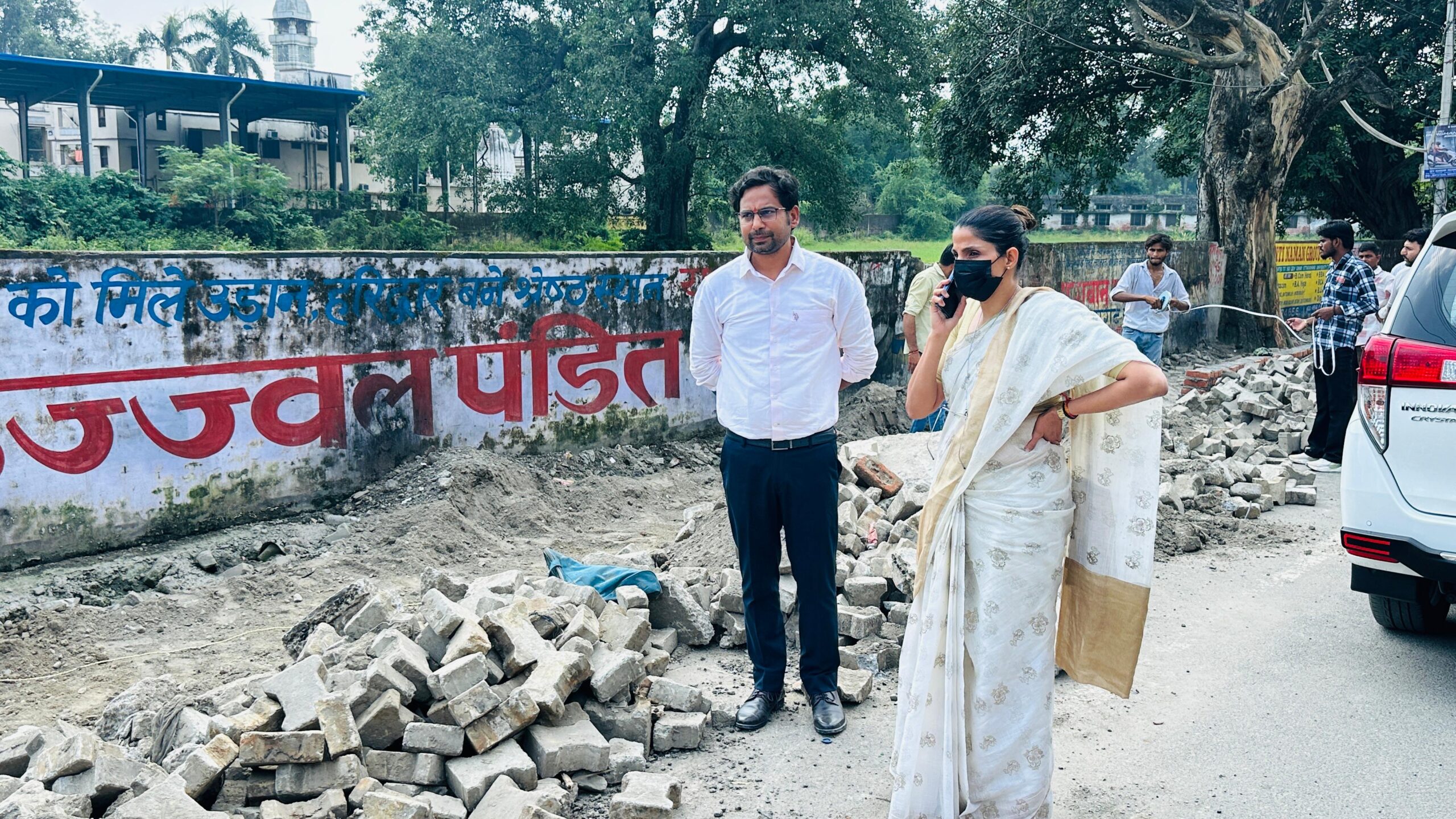 कुंभ मेला-2027 की तैयारियों में तेजी, सड़कों एवं मेला भूमि के समतलीकरण कार्यों का मेलाधिकारी ने किया निरीक्षण 3
