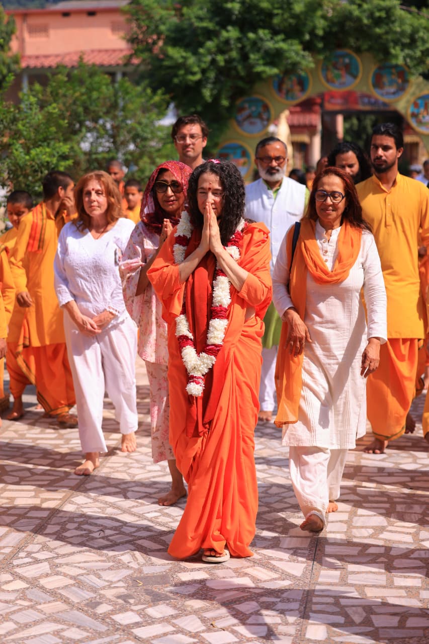 वैश्विक मंचों पर सनातन संस्कृति की ध्वजा फहराकर परमार्थ निकेतन लौटीं डॉ. साध्वी भगवती सरस्वती जी 4