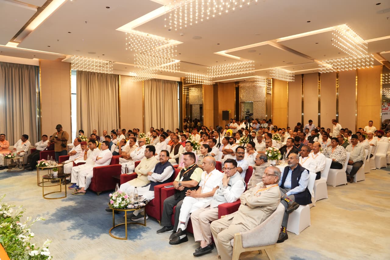 विकास और पर्यावरण के बीच संतुलन के साथ उत्तराखण्ड को आगे बढ़ाना हमारी प्राथमिकता : मुख्यमंत्री 8