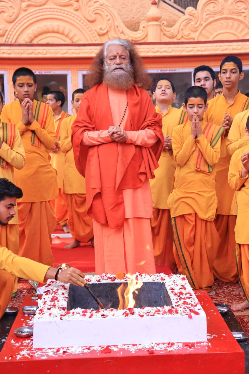प्रधानमंत्री श्री नरेंद्र मोदी जी के सार्वजनिक जीवन के 25 वर्ष पूर्ण होने पर परमार्थ निकेतन में विशेष यज्ञ का आयोजन 2