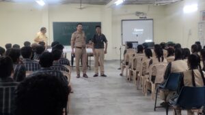 साइबर क्राइम के संबंध में एस.एम. पब्लिक स्कूल में जागरूकता गोष्ठी का आयोजन