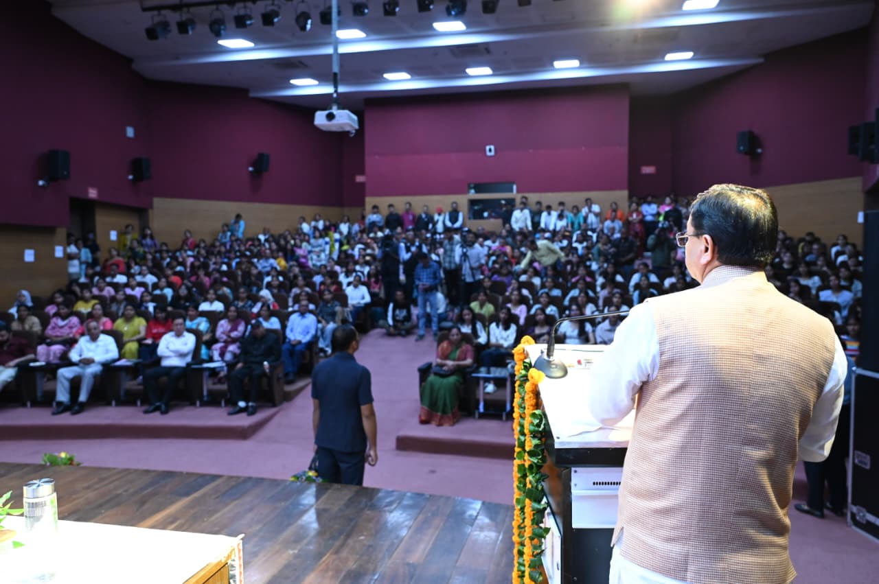 कन्या पूजन तभी सार्थक, जब बेटियों को मिले सम्मान, सुरक्षा और आगे बढ़ने के समान अवसर : मुख्यमंत्री 6