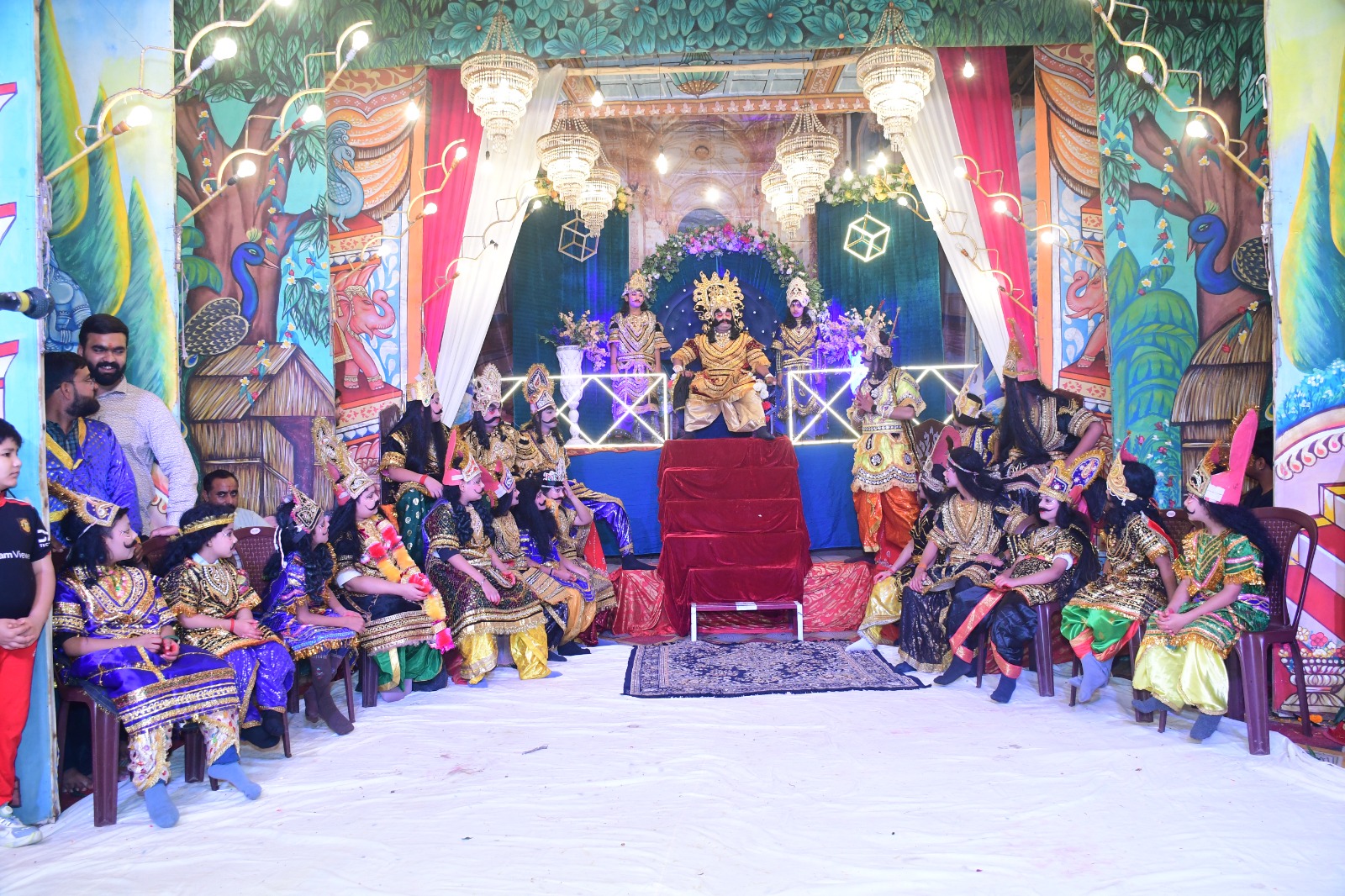 श्री रामलीला समिति (रजि.)मौ.लक्कड़हारान ज्वालापुर हरिद्वार के 120 वे वार्षिकोत्सव पर लंका दहन, विभीषण शरणागति लीला का मंचन रंगमंच पर किया 2