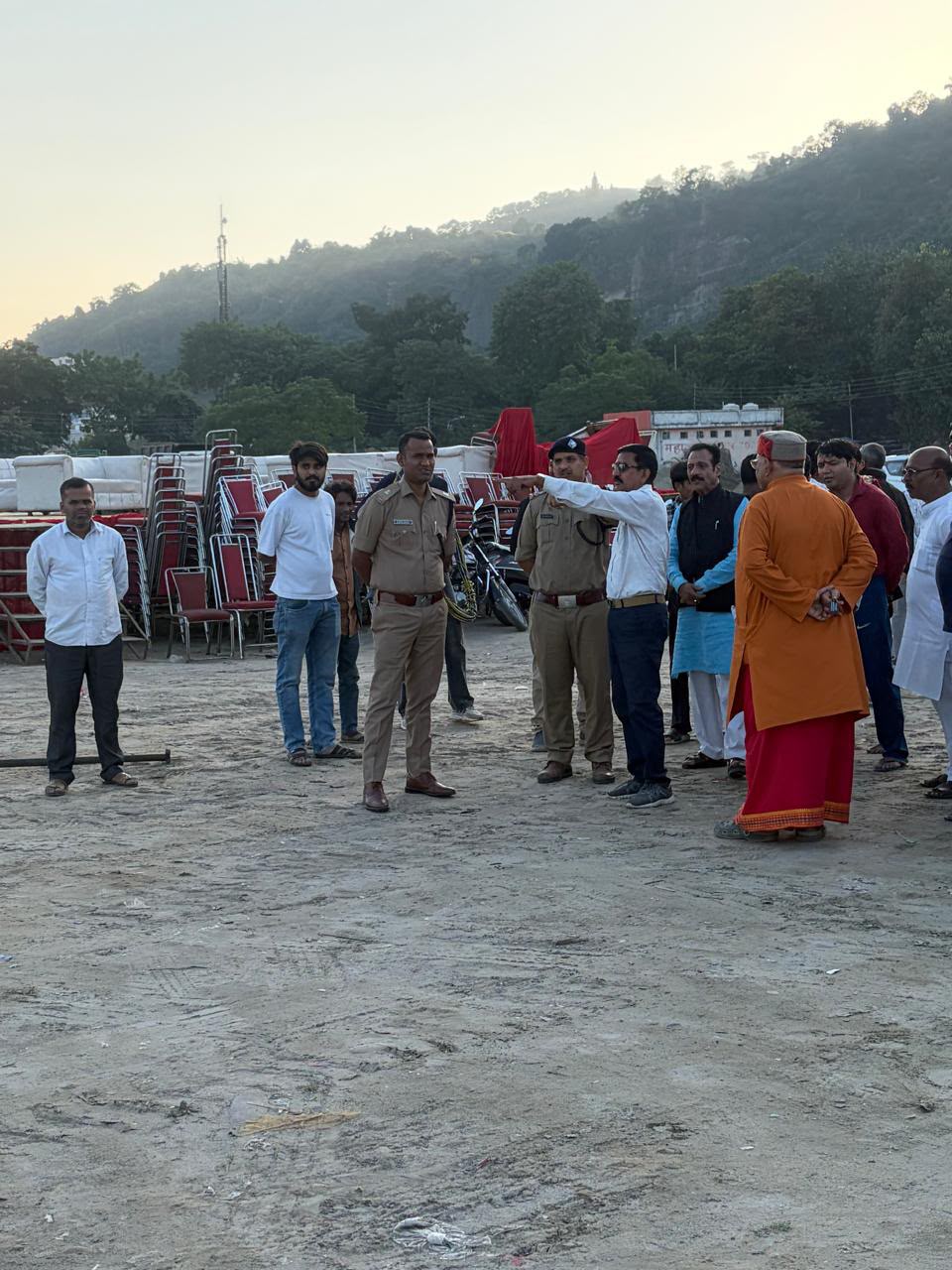 SSP हरिद्वार नवनीत सिंह के निर्देश पर दशहरा पर्व की व्यवस्थाओं को परखने, दहन स्थलों पर पहुंचे SP City हरिद्वार 10