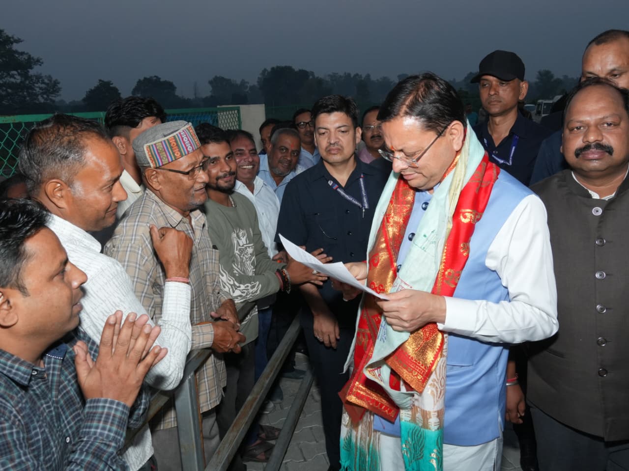 मुख्यमंत्री ने सुनीं जनसमस्याएं, अधिकारियों को दिए त्वरित समाधान के निर्देश 2