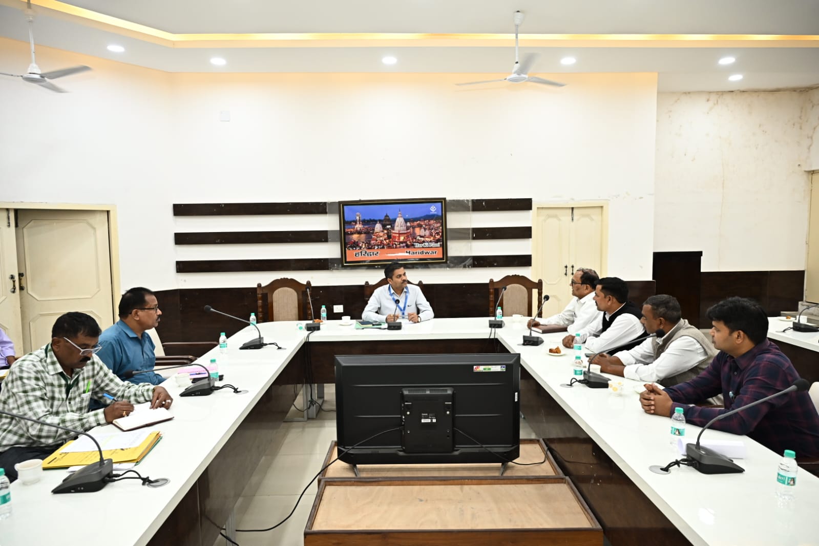 आगामी विधानसभा सामान्य निर्वाचन की तैयारियों को लेकर राजनीतिक दलों के प्रतिनिधियों के साथ बैठक आयोजित 2