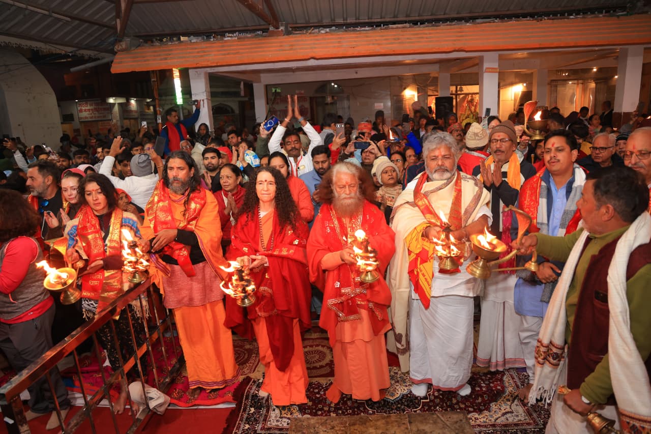 गंगोत्री धाम में दिव्य गंगा आरती 8
