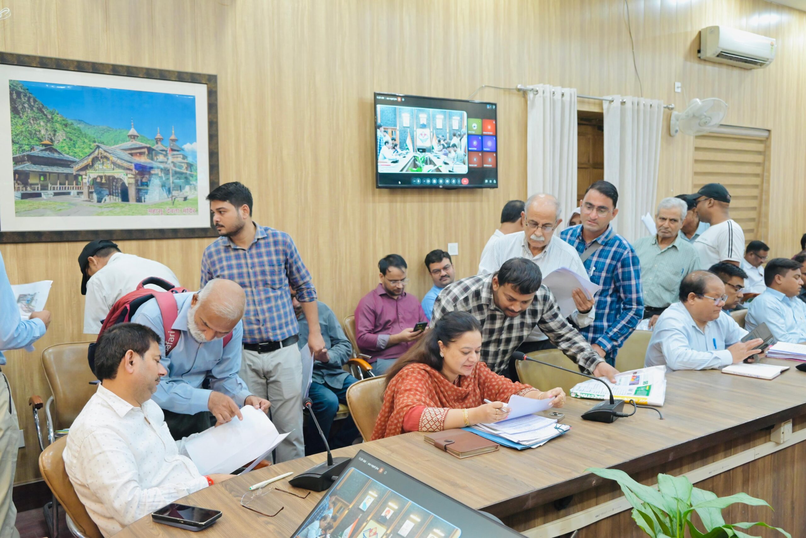 जनता की फरियाद पर प्रशासन सख्त, समाधान दिवस में 126 शिकायतें दर्ज 2