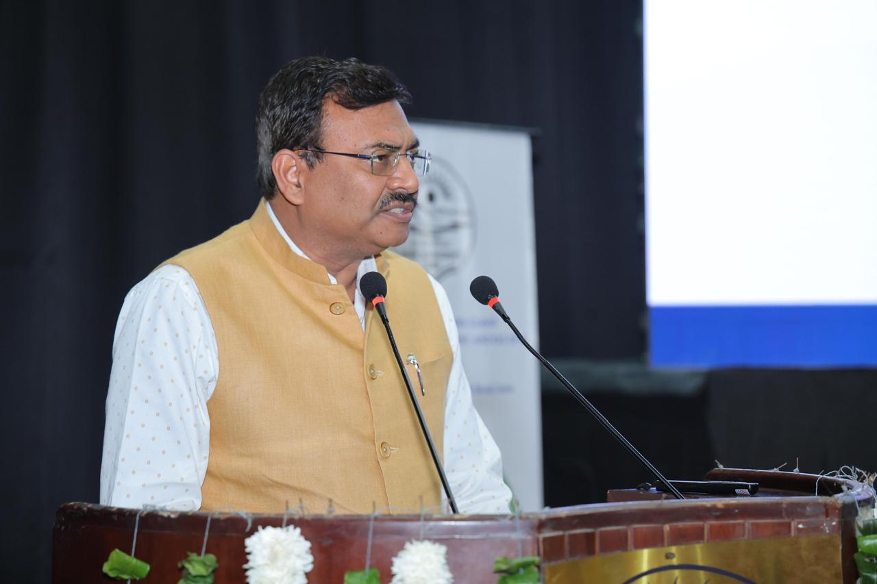 मुख्य सचिव ने किया दून विश्वविद्यालय में दो दिवसीय राष्ट्रीय संगोष्ठी का शुभारंभ 3