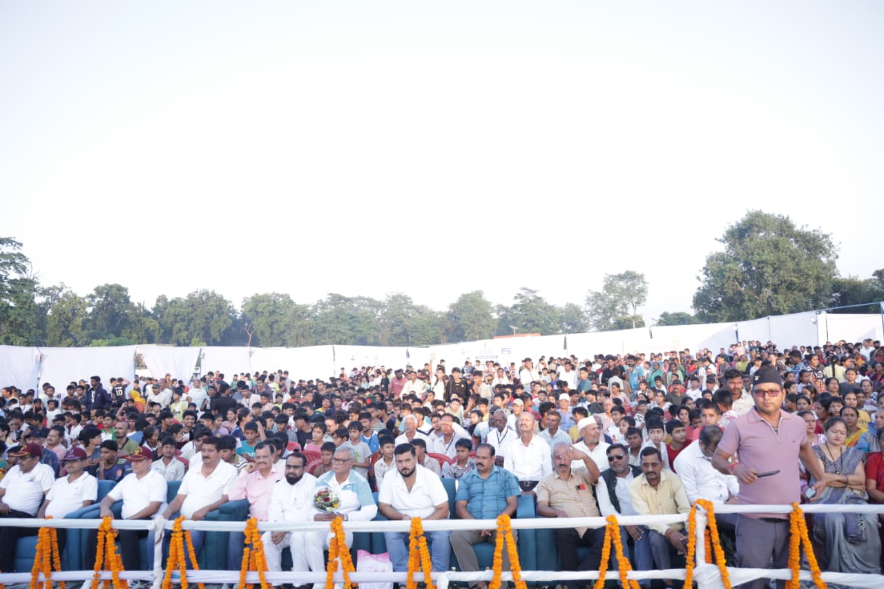 मुख्यमंत्री श्री पुष्कर सिंह धामी ने बनबसा मिनी स्टेडियम में बैडमिंटन कोर्ट सहित विभिन्न विकास कार्यों का किया शुभारंभ एवं शिलान्यास 6