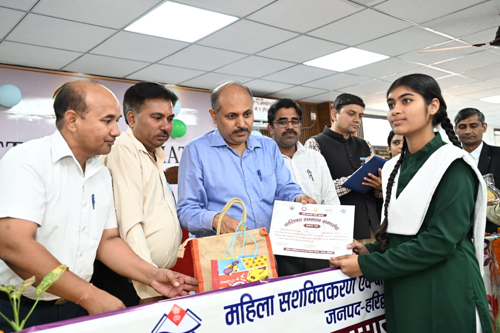 बेटी बचाओ, बेटी पढ़ाओ योजना के अंतर्गत बालिका सम्मान समारोह आयोजित 10
