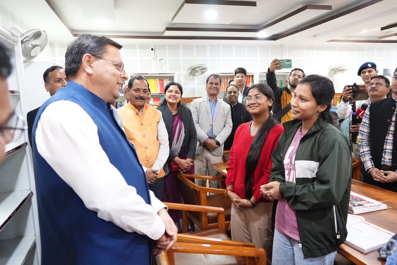 मुख्यमंत्री ने देहरादून में महर्षि बाल्मिकी प्रकटोत्सव के अवसर पर आयोजित शोभा यात्रा में किया प्रतिभाग 7
