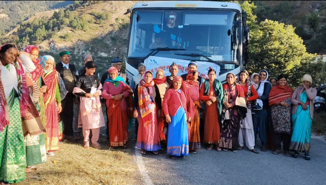 दीनदयाल उपाध्याय मातृ-पितृ तीर्थाटन योजना के तहत 36 श्रद्धालुओं का दल कैंची धाम और जागेश्वर धाम रवाना ‎