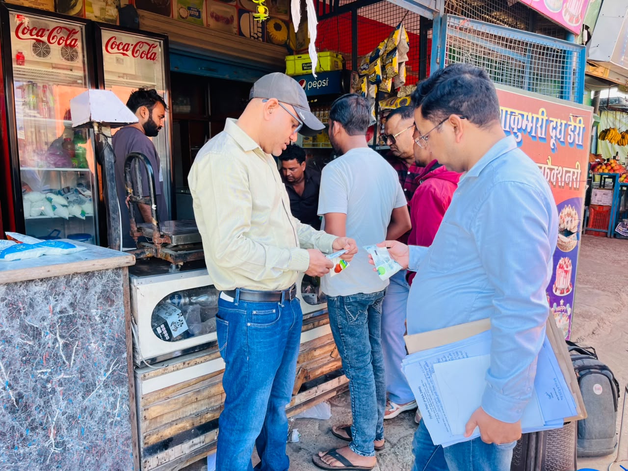 दीपावली से पहले खाद्य सुरक्षा विभाग की बड़ी कार्रवाई, 13 खाद्य नमूने जांच के लिए भेजे 2