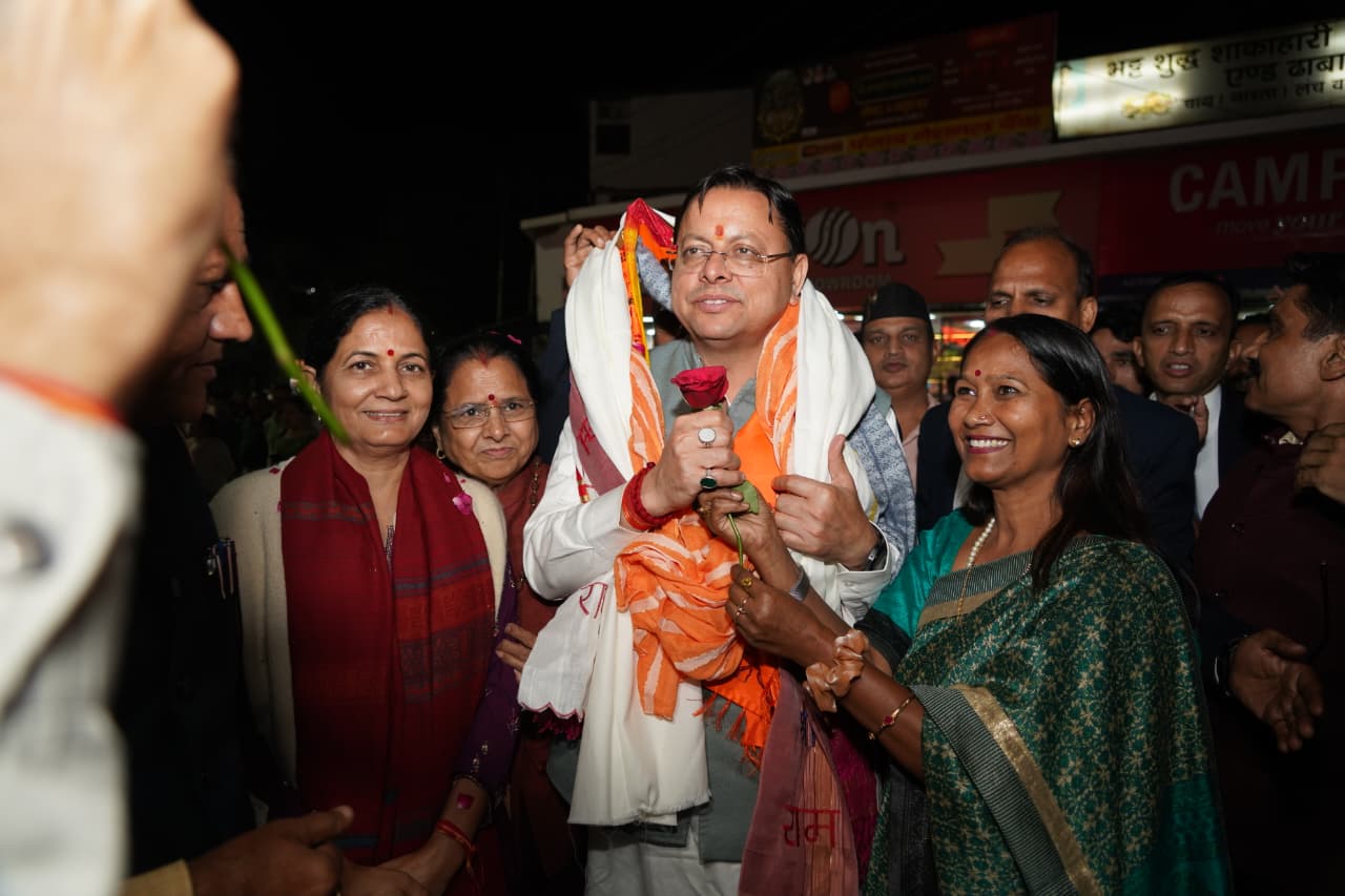 ऋषिकेश में मुख्यमंत्री श्री पुष्कर सिंह धामी का स्थानीय लोगों एवं युवाओं ने किया भव्य स्वागत 4