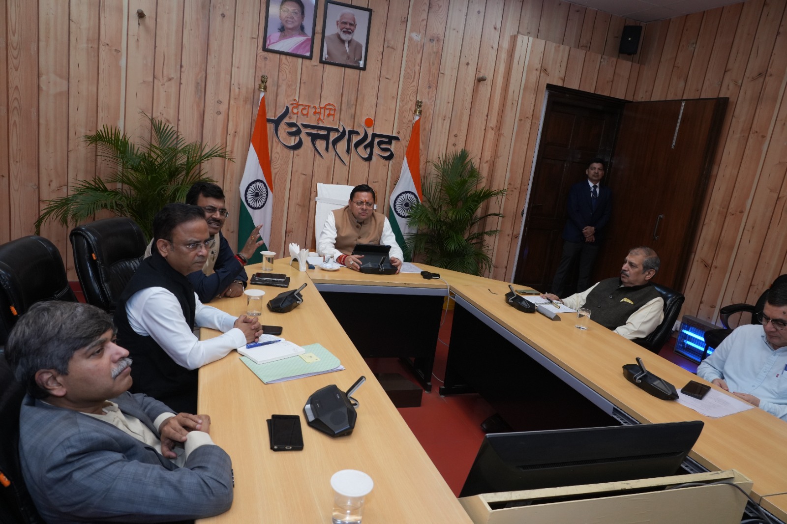 मुख्यमंत्री की अध्यक्षता में यूपीसीएल एवं पिटकुल की समीक्षा बैठक आयोजित, वित्तीय स्थिति में सुधार और लंबित देनदारियों के भुगतान में तेजी लाने के निर्देश 5